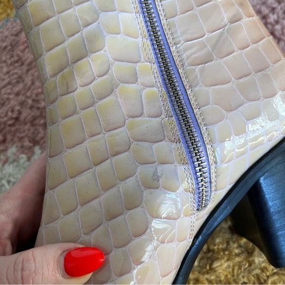 Intentionally Blank Contour Beige Croc Embossed Leather Heeled Boots 9 - Picture 6 of 7
